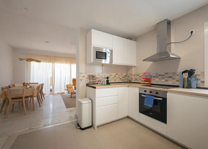 Casa Happy - Renovada, Amplia Familias Y Amigos * Estepona