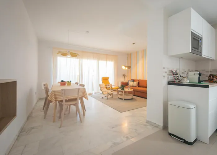Casa Happy - Renovada, Amplia Familias Y Amigos Apartment Estepona