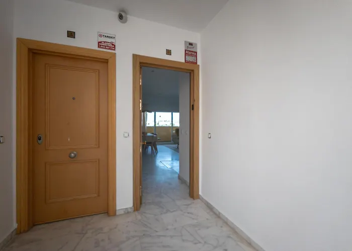 Casa Happy - Renovada, Amplia Familias Y Amigos Estepona